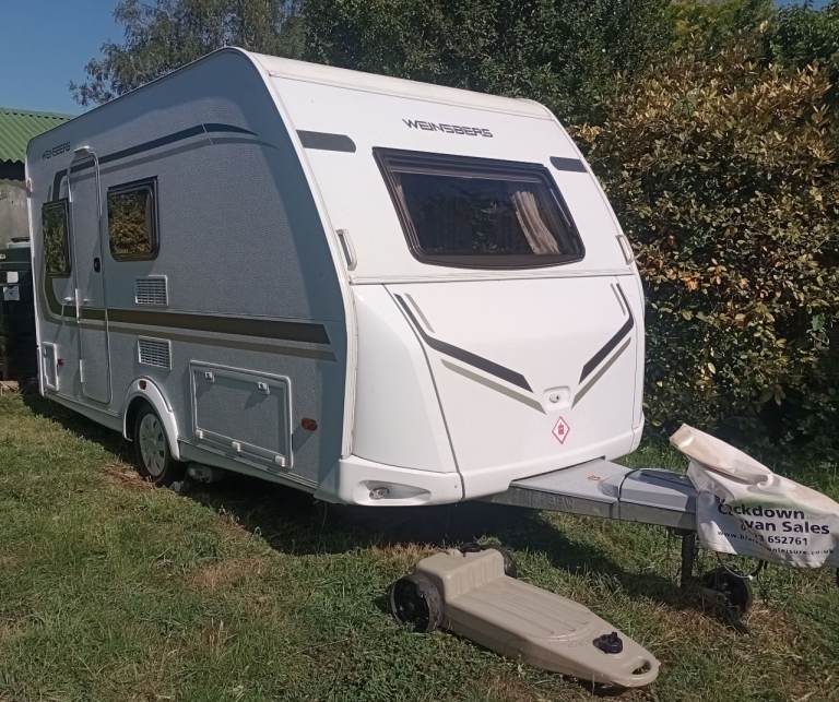 Weinsberg CaraOne 3/4-berth caravan; large awning plus motor-movers!