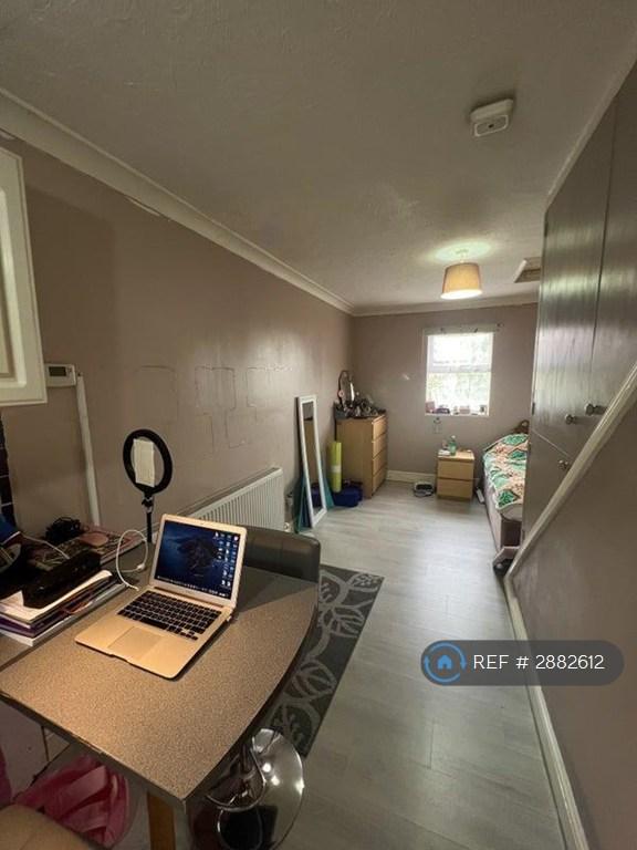 Studio flat in Rectory Lane, Chelmsford, CM1 (#2882612)