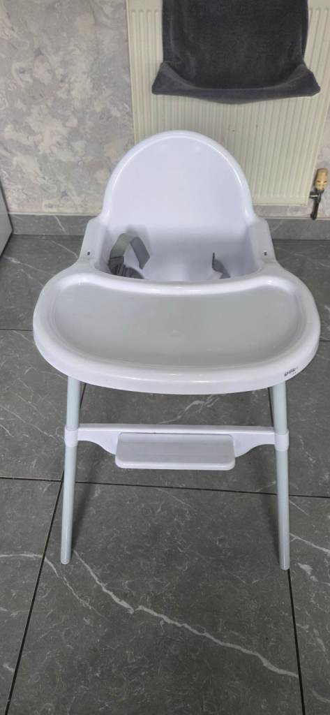Free White Baby High Chair – Good Condition