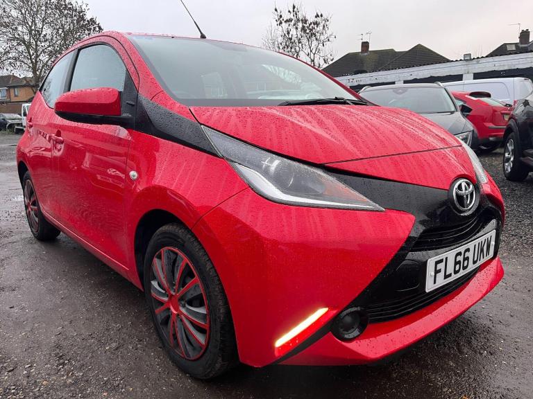 2016 Toyota AYGO 1.0 VVT-i x-play Euro 5 5dr Euro 5 HATCHBACK Petrol Manual