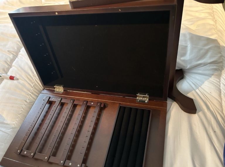 Freestanding dressing table mirror with jewellery cabinet 