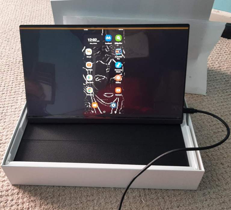 Portable Touch screen 15.6" Rechargeable Monitor