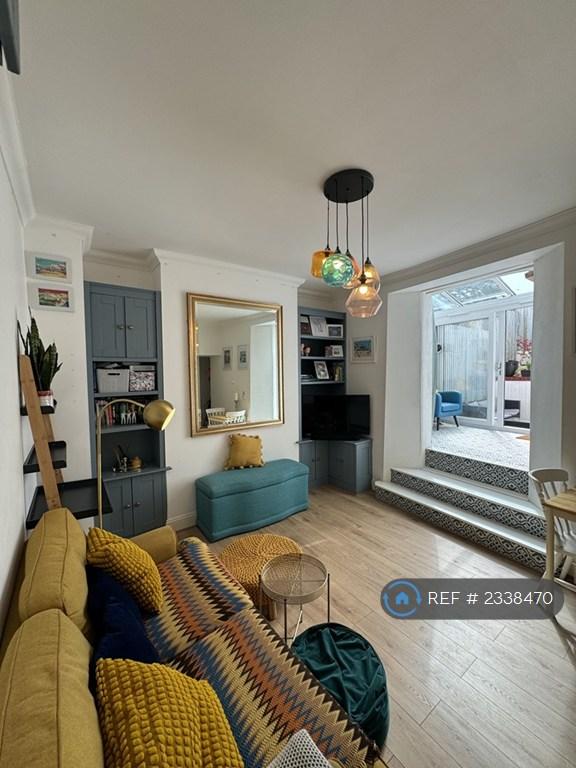 1 bedroom flat in Hillside, Bristol, BS8 (1 bed) (#2338470)