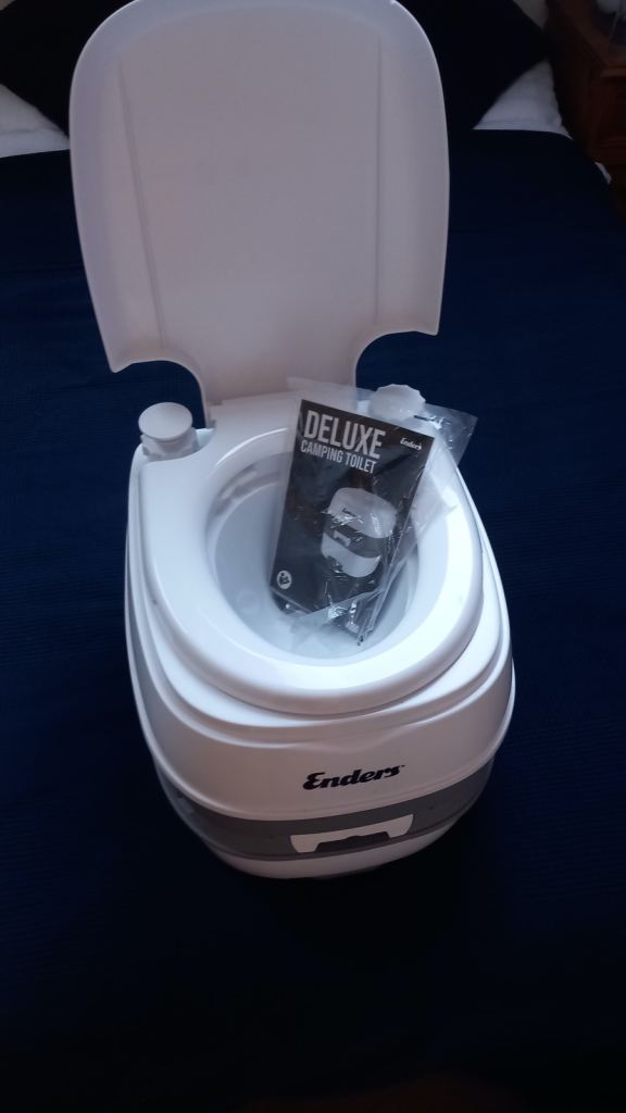 Deluxe camping toilet