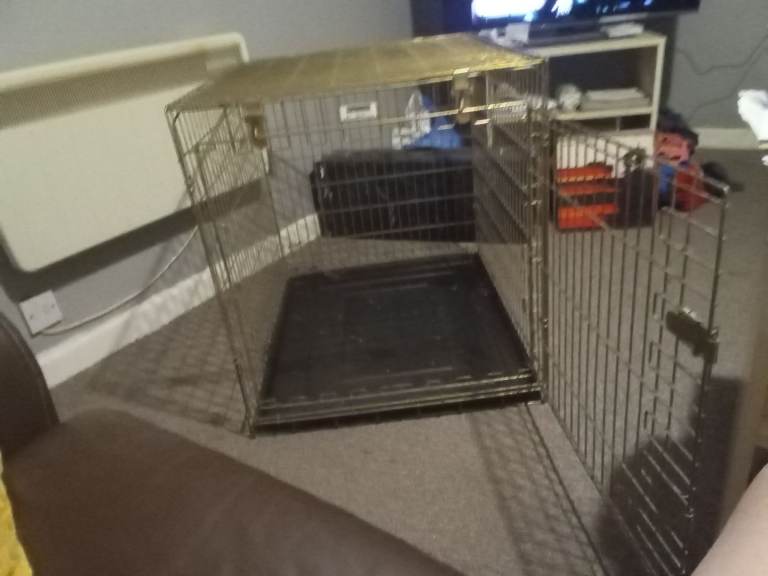 DOG/PET CAGE-USED. 