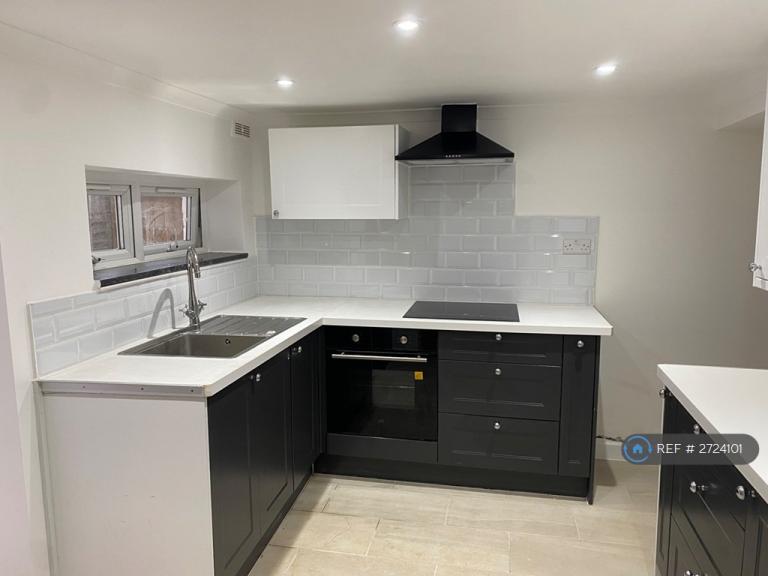 2 bedroom flat in Grenfell Road, Maidenhead, SL6 (2 bed) (#2724101)