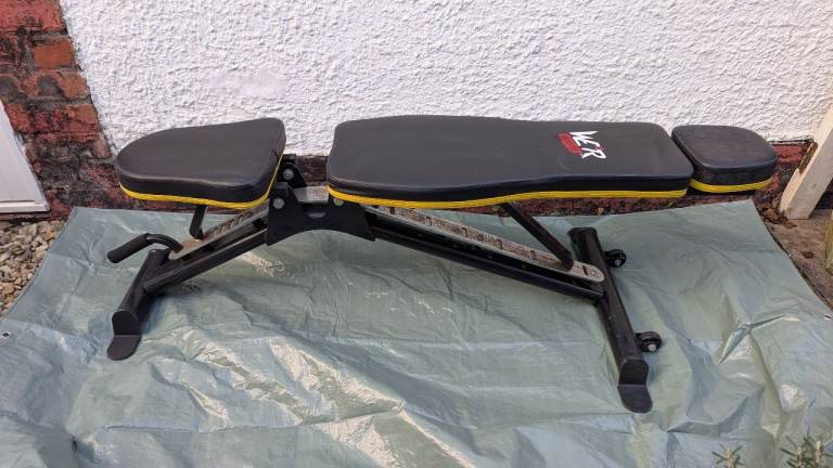 Adjustable weight bench