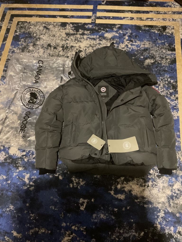 🔥 Mens Canada goose Macmillan parka grey red badge size xs same day 