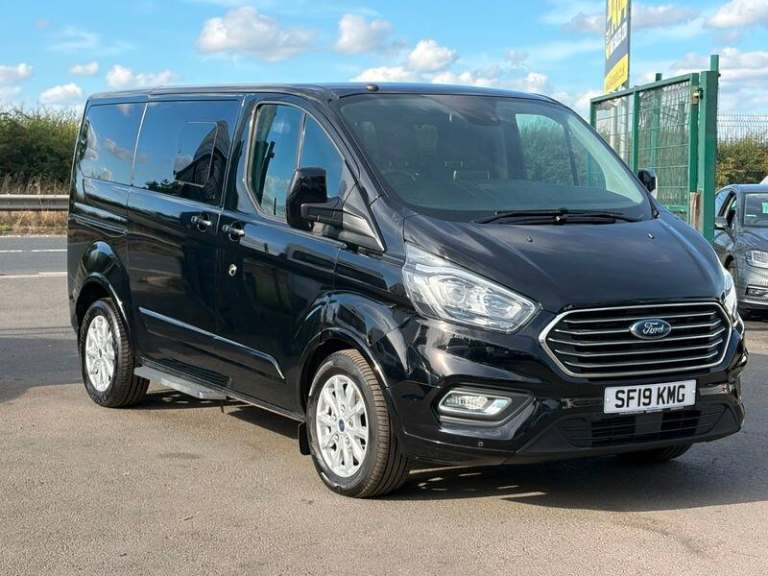 FORD TOURNEO TITANIUM 6 SEAT WITH ALLOY WHEELS AND AIRCON.