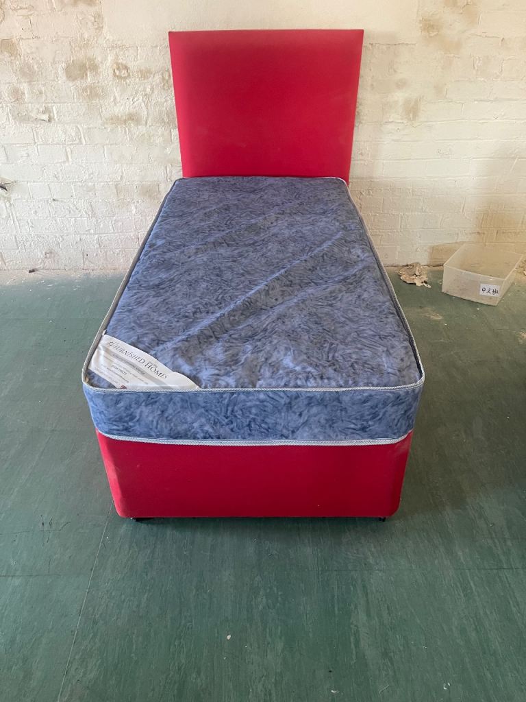*** RED single ﻿ divan with headboard and FREE mattress - poss delivery!!