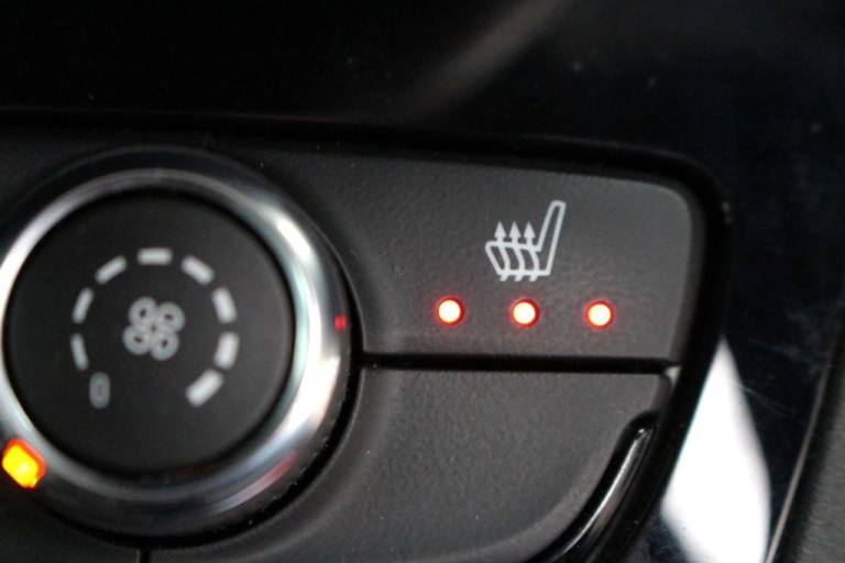 2020 70 VAUXHALL CORSA 1.5 TURBO D SE PREMIUM HATCHBACK 5DR DIESEL MANUAL EURO 6