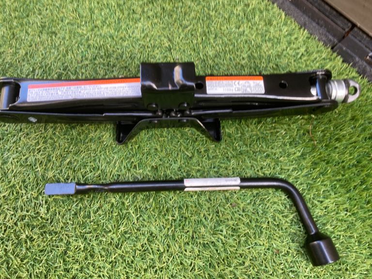 Toyota chr car jack and wheel spanner £20.00