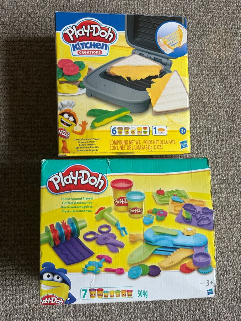2 x Play-doh sets plus barbers chair set