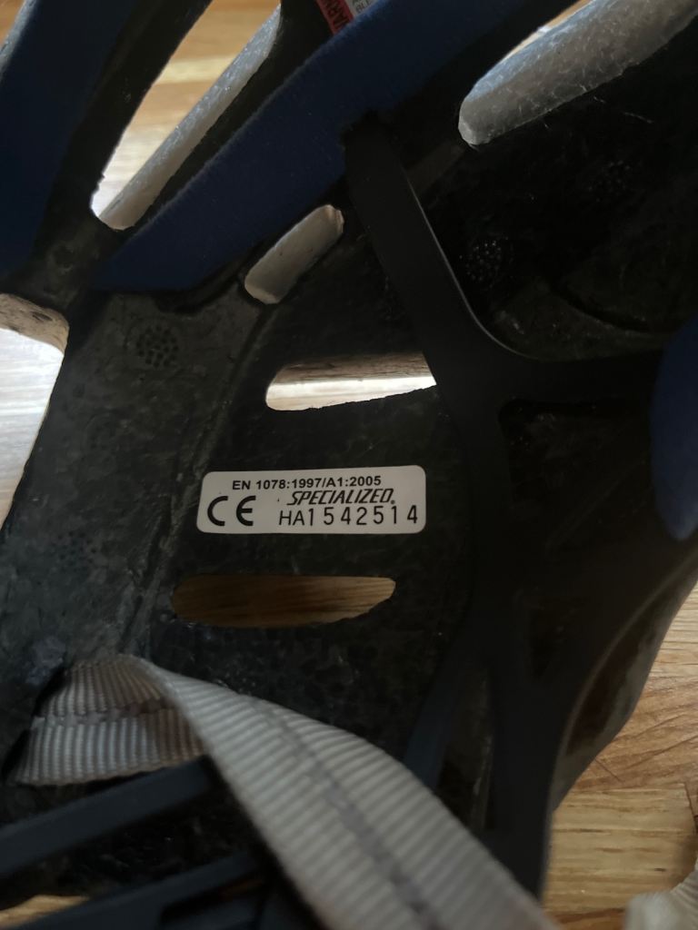 Specialized youth size 50-58cm helmet 