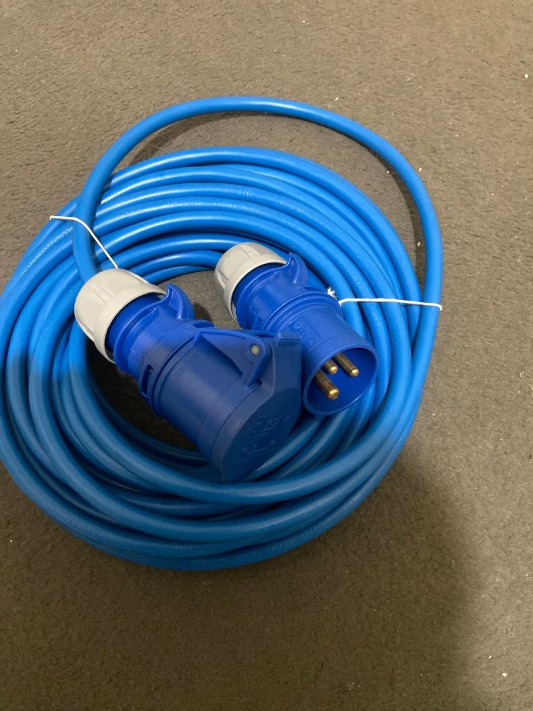 Caravan hook up cable 