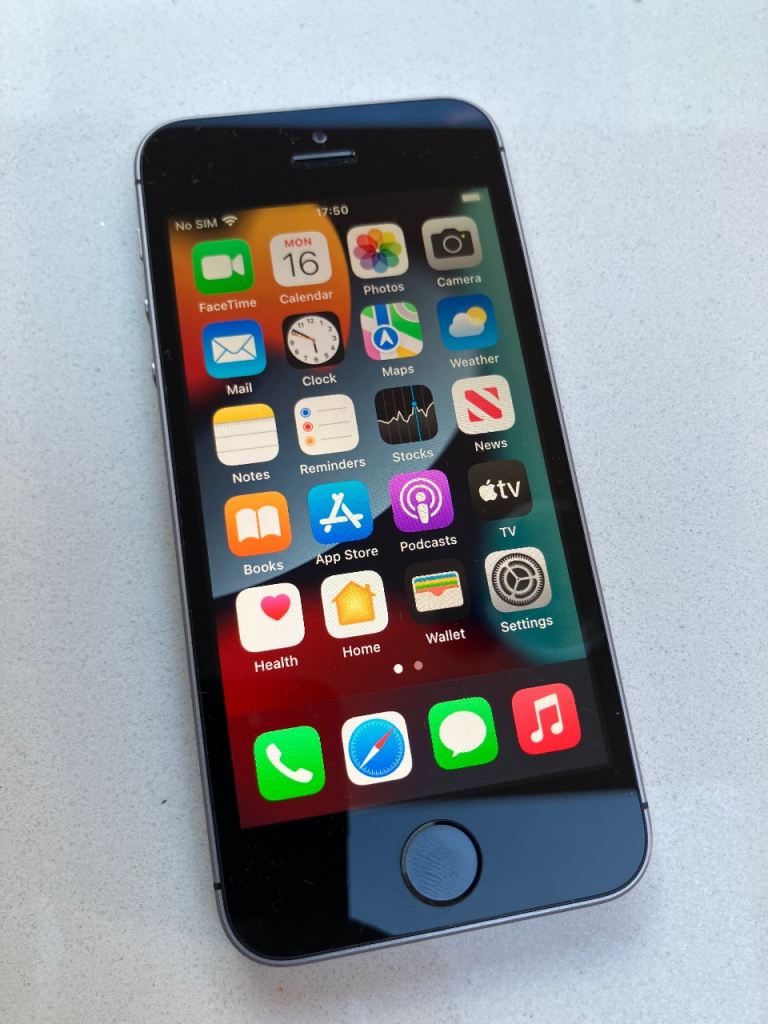 iPhone SE 1st Generation on O2