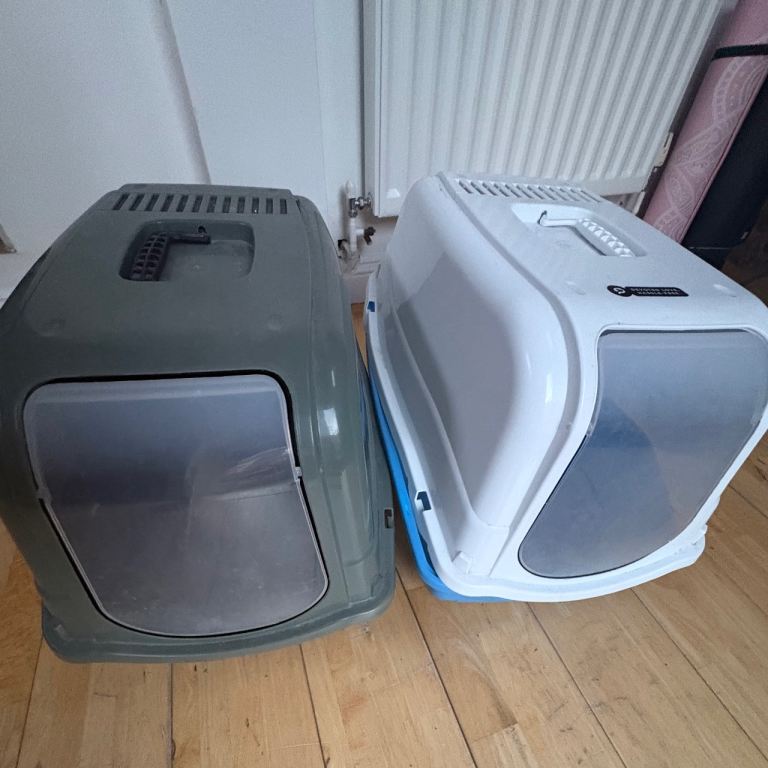 Free cat litter trays - needs deep clean