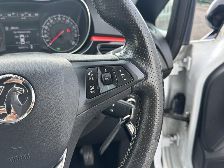 VAUXHALL CORSA 1.4 i Turbo White Edition 2017