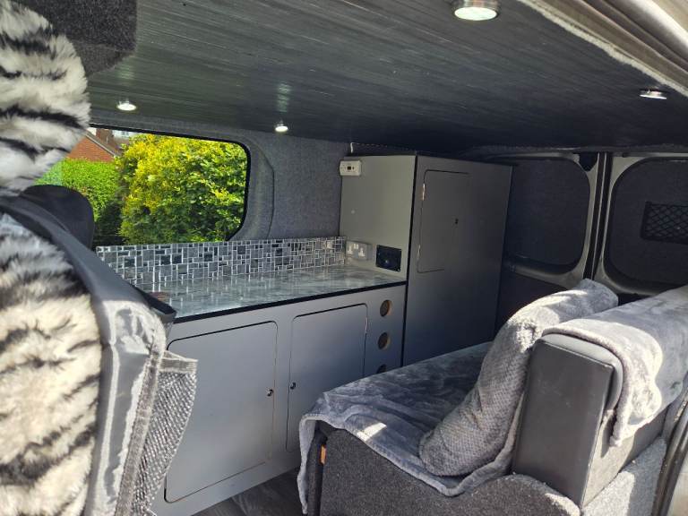 Vauxhall, VIVARO, camper Van, 2005, Manual, 1870 (cc)