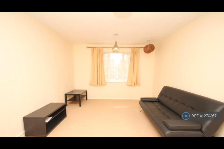 1 bedroom flat in Heddington Grove, London, N7 (1 bed) (#2702671)