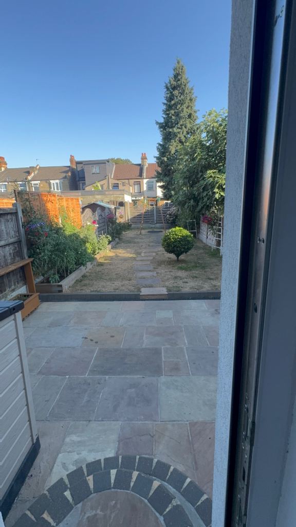 Stunning four bedroom property ig1