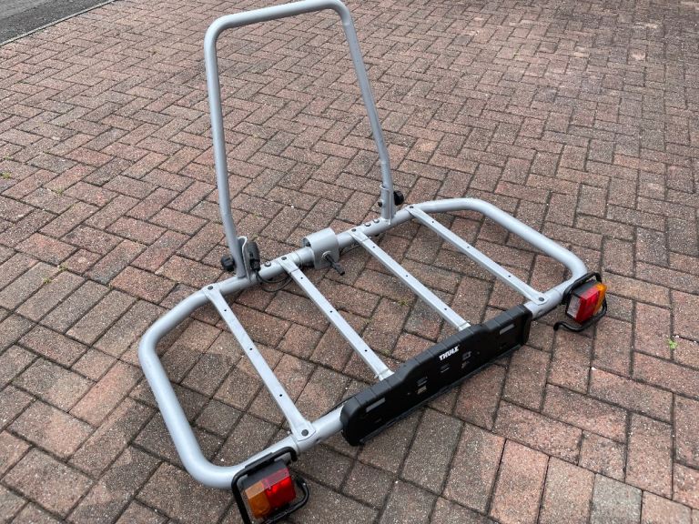 Thule EasyBase 949 + EasyBag 948.4 for tow ball. Hardly Used