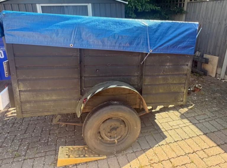 Metal frame trailer
