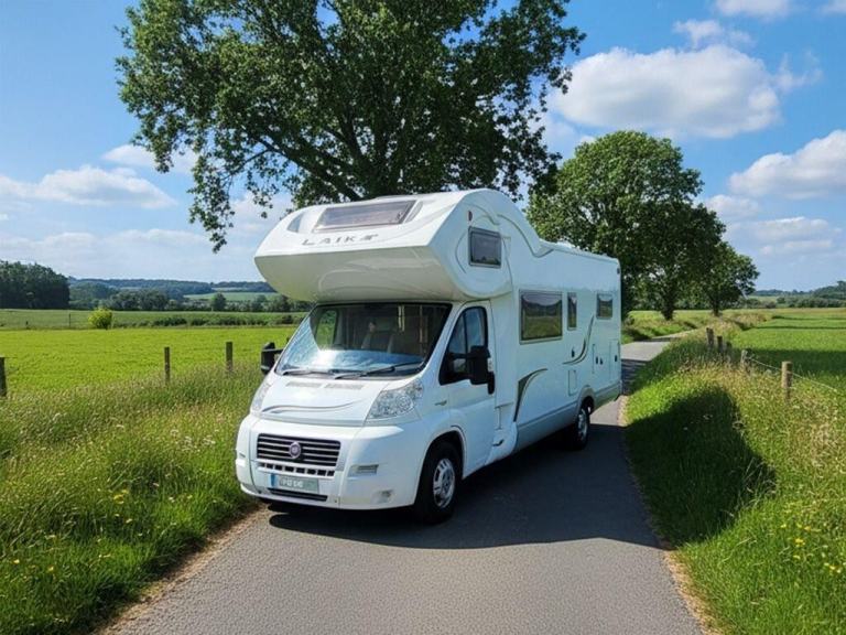 2011 Laika D700 2.3 Diesel 7 Berth