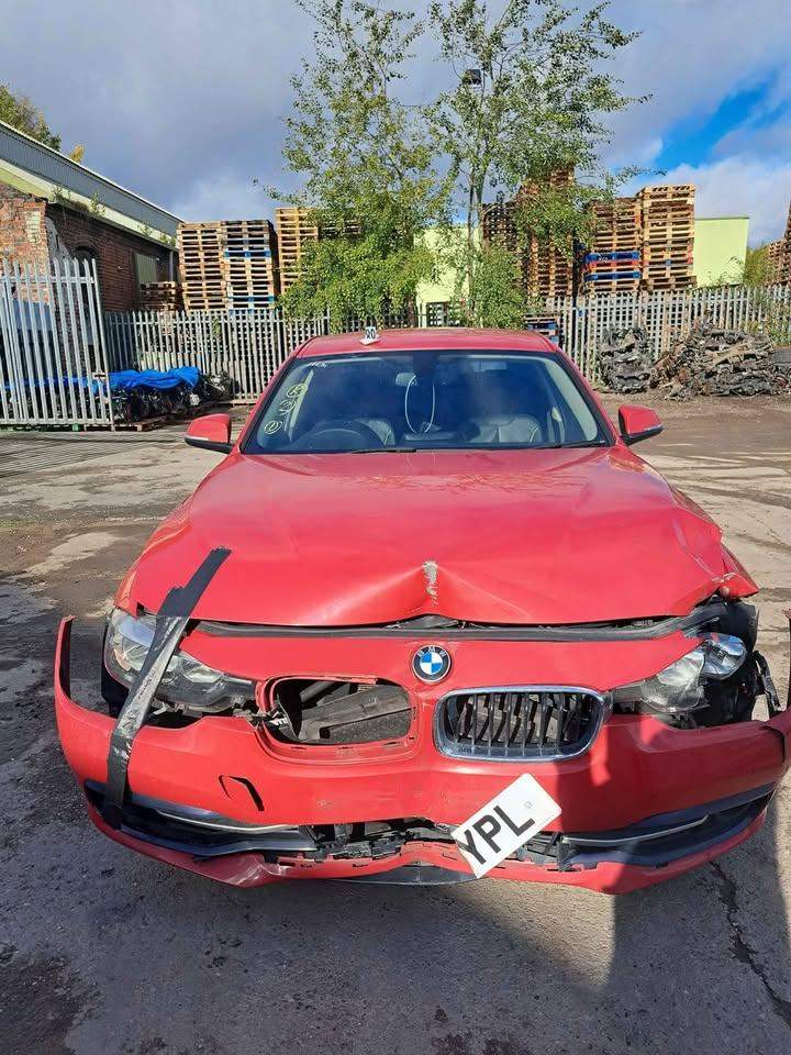 BMW 320I SPORT LCI F30 BREAKING PARTS SUSPENSION DOOR MIRROR AIRBAG KIT BOOT LID LIGHT HEAD UNIT