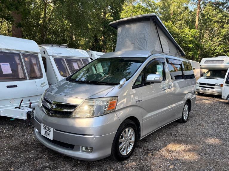 Toyota ALPHARD HYBRID E-FOUR - 2006 - POP UP ROOF - ROCK AND ROLL BED