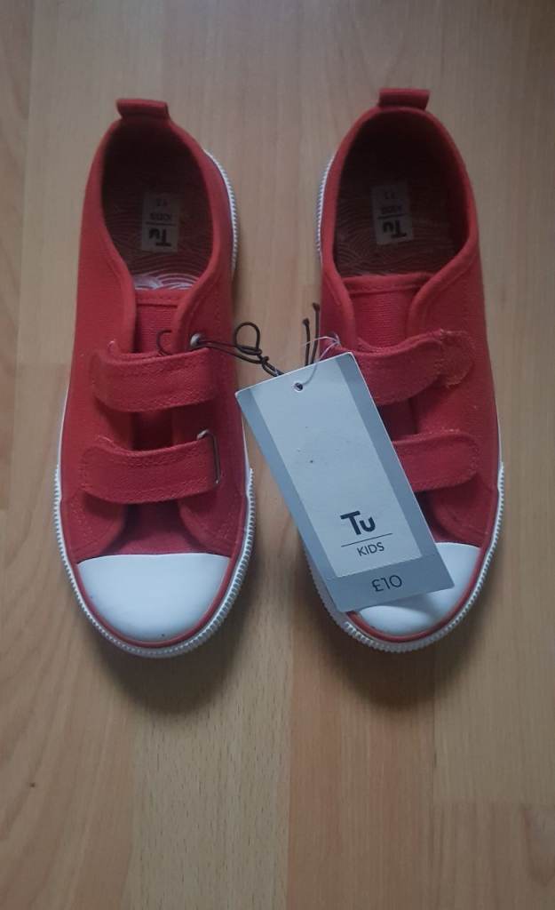 NEW Kids Red Canvas Shoes – Size 13