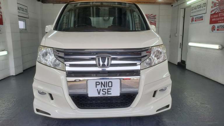 Honda stepwagon spada 2.0 auto 8 seater fresh japanese import new tyres 2010