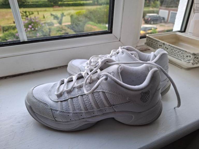 K-SWISS women's tennis shoes, size 7, excellent condition
