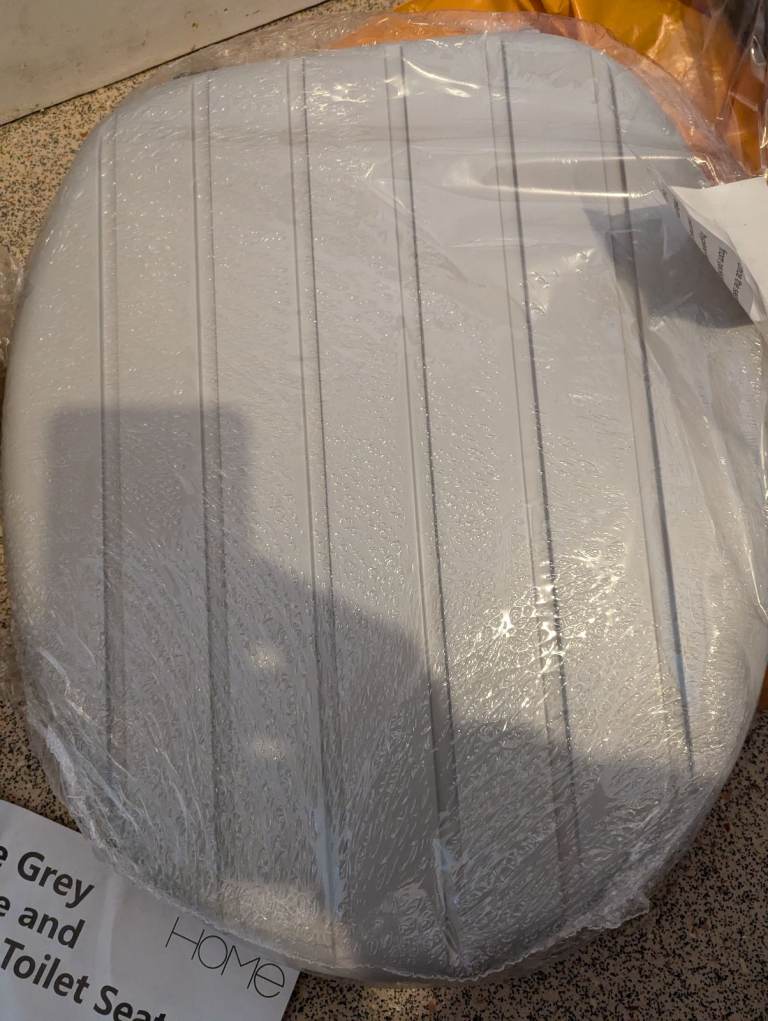 Argos Home Tongue and Groove Style Toilet Seat - Grey