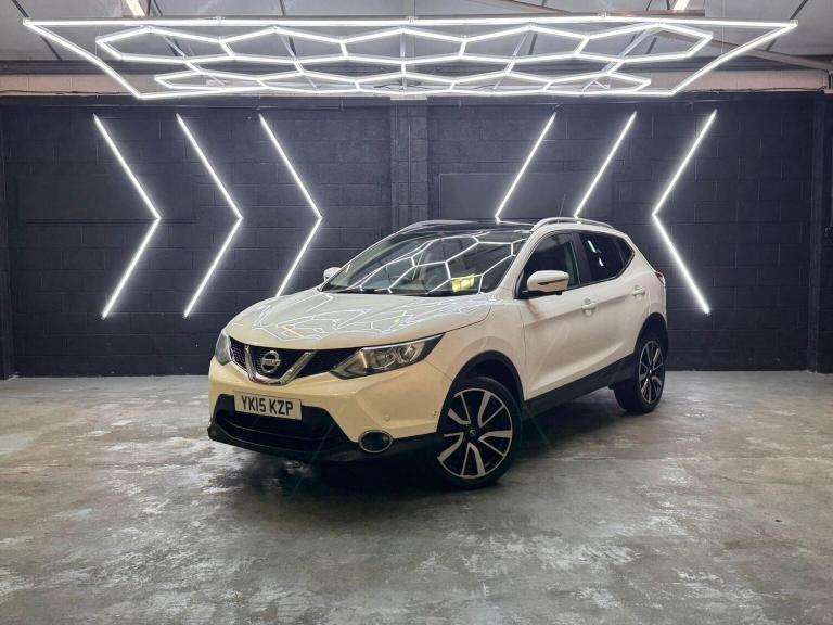 NISSAN QASHQAI 1.6 dCi Tekna 2WD Euro 5 (s/s) 5dr 2015