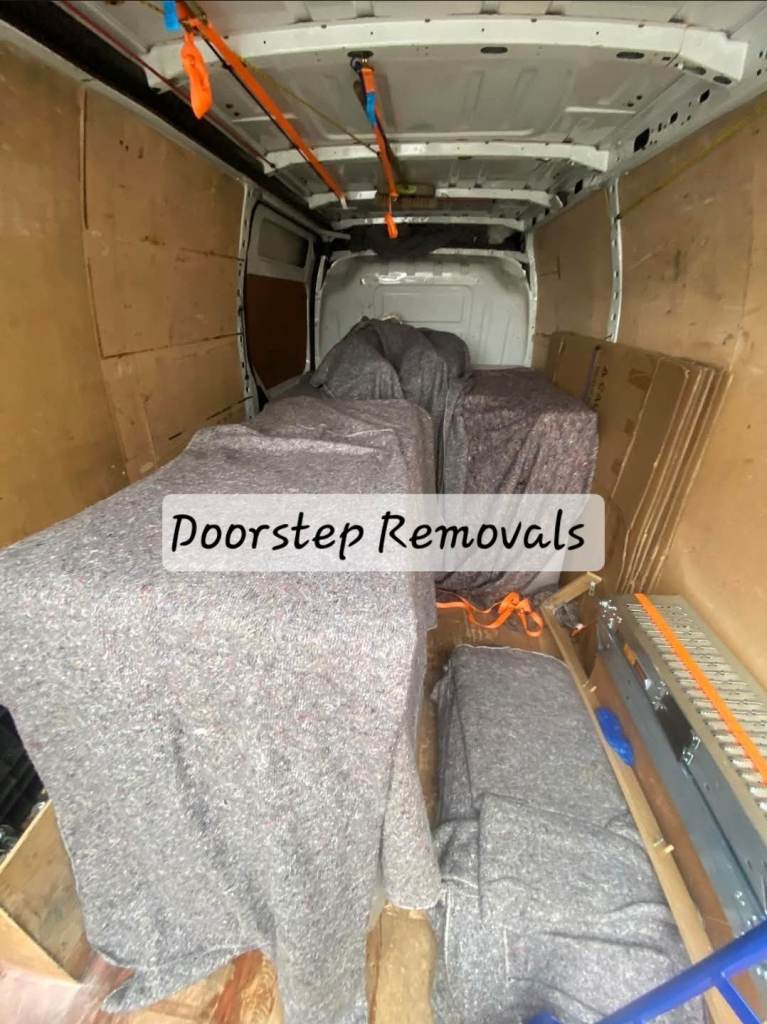 REMOVAL MAN & VAN AND CLEARANCE SERVICE NEAR YOU | SAME DAY | LONDON AND BEYOND