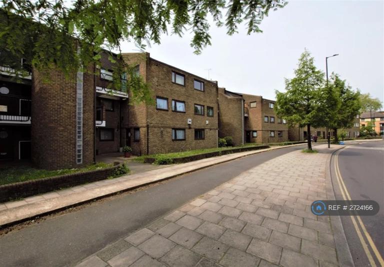 1 bedroom flat in Southwark Park Road, London, SE16 (1 bed) (#2724166)