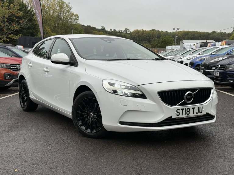 2018 Volvo V40 2.0 Momentum T2 ULEZ Petrol Manual 5 Door Hatchback Petrol Manual