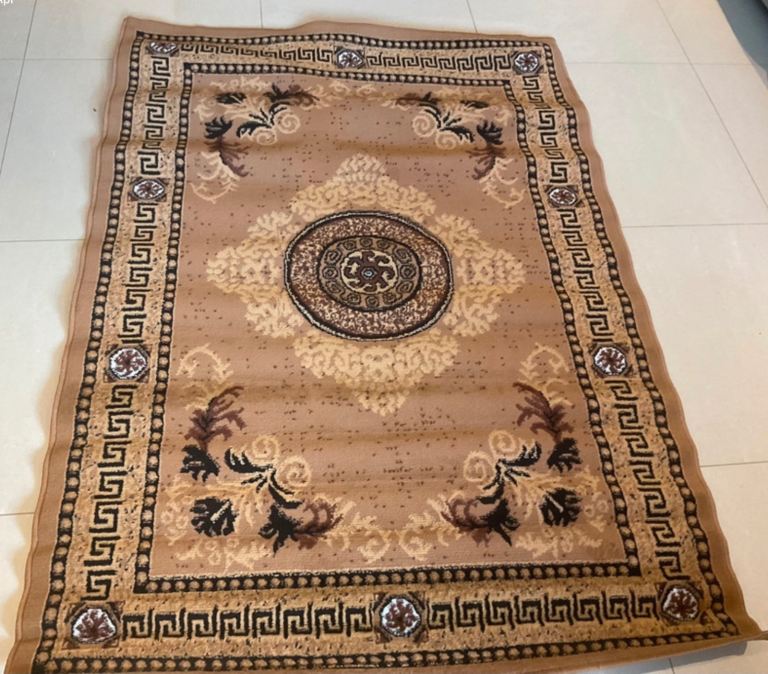 Brand new nice magic area carpet rugs size 170×120cm beige colour 