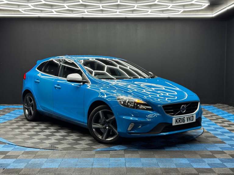2016 Volvo V40 2.0 D3 R-Design Nav Euro 6 (s/s) 5dr HATCHBACK Diesel Manual
