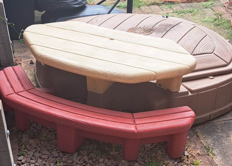 Outdoor pool/sandpit