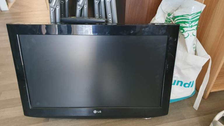 LG 26LH2000-ZA free view 26" tv