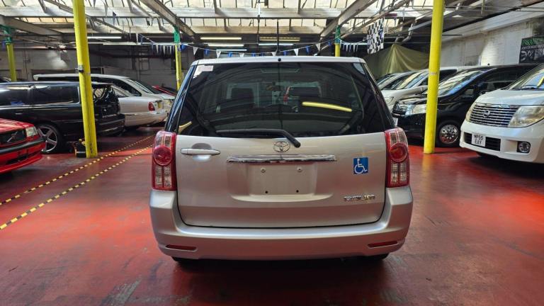 2010 Toyota Raum 1.5 Auto lift mobility chair  Petrol Automatic