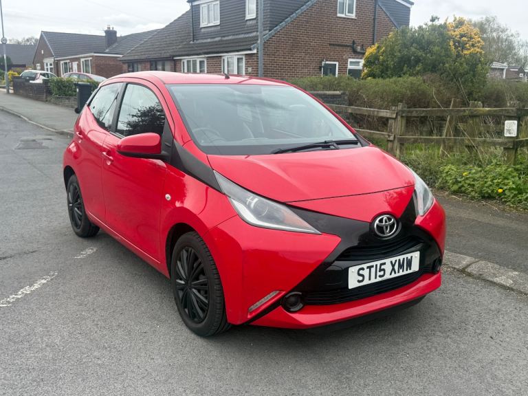 Toyota aygo vvt I long mot full service history 