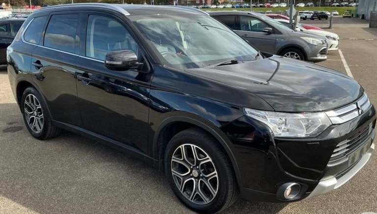 2016 Mitsubishi Outlander 2.2 DI-D GX4 5dr ++ 7 SEATS / LEATHER / NAV / TOWBAR / SUNROOF ++  ESTA...