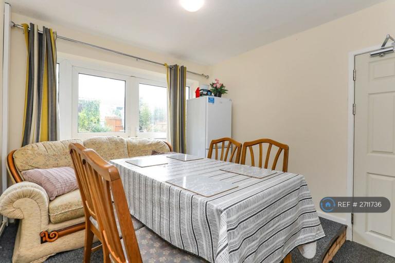 4 bedroom house in Lichen Green, Coventry, CV4 (4 bed) (#2711736)