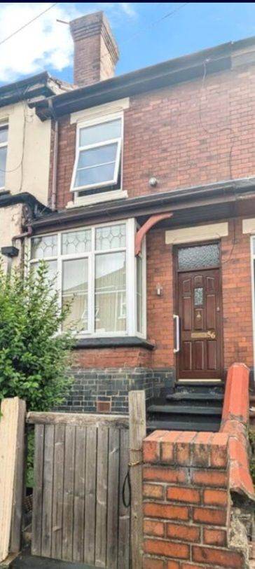 2 bed terraced house for rent on Cromartie St, ST3 4LG - £795 