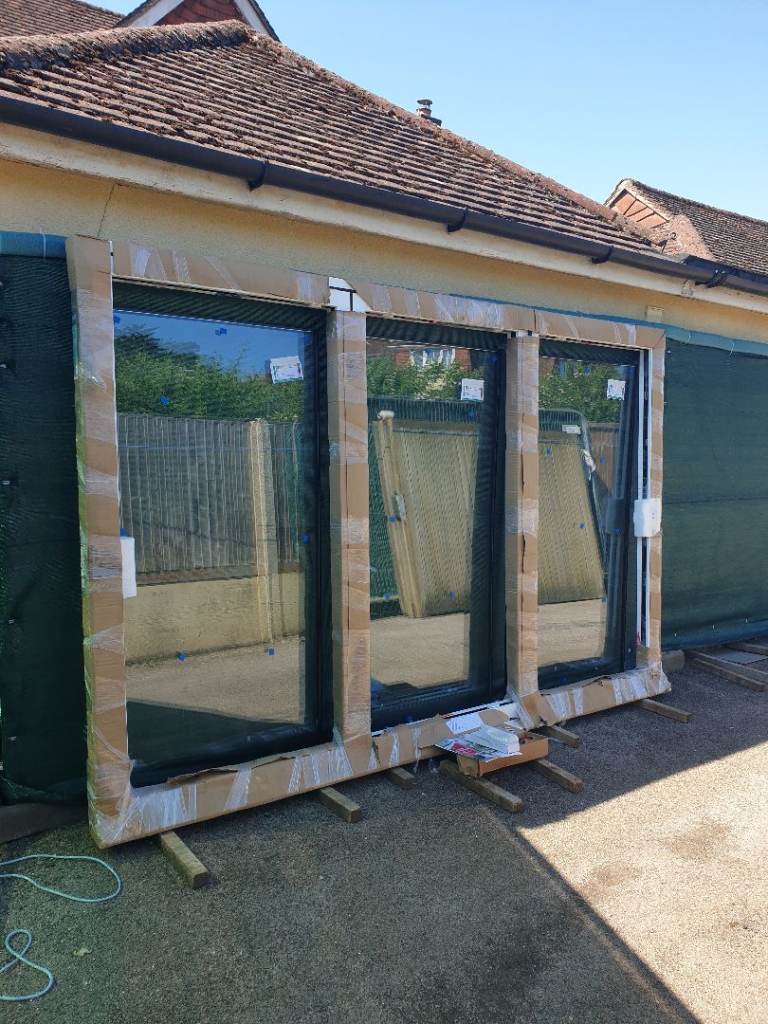 Bifold/ Bi-fold Doors, BRAND NEW, KORNICHE, Aluminium, White, Still Fully Wrapped, Perfect..