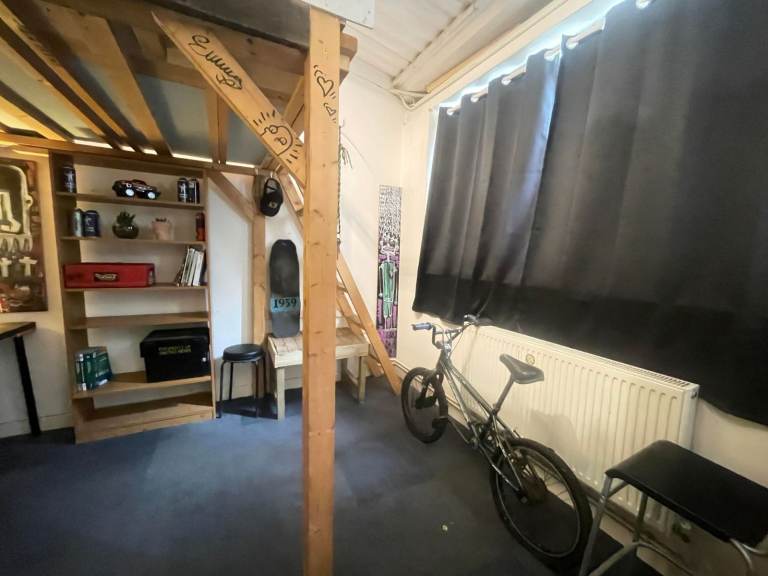 Room available in live/work  Warehouse 