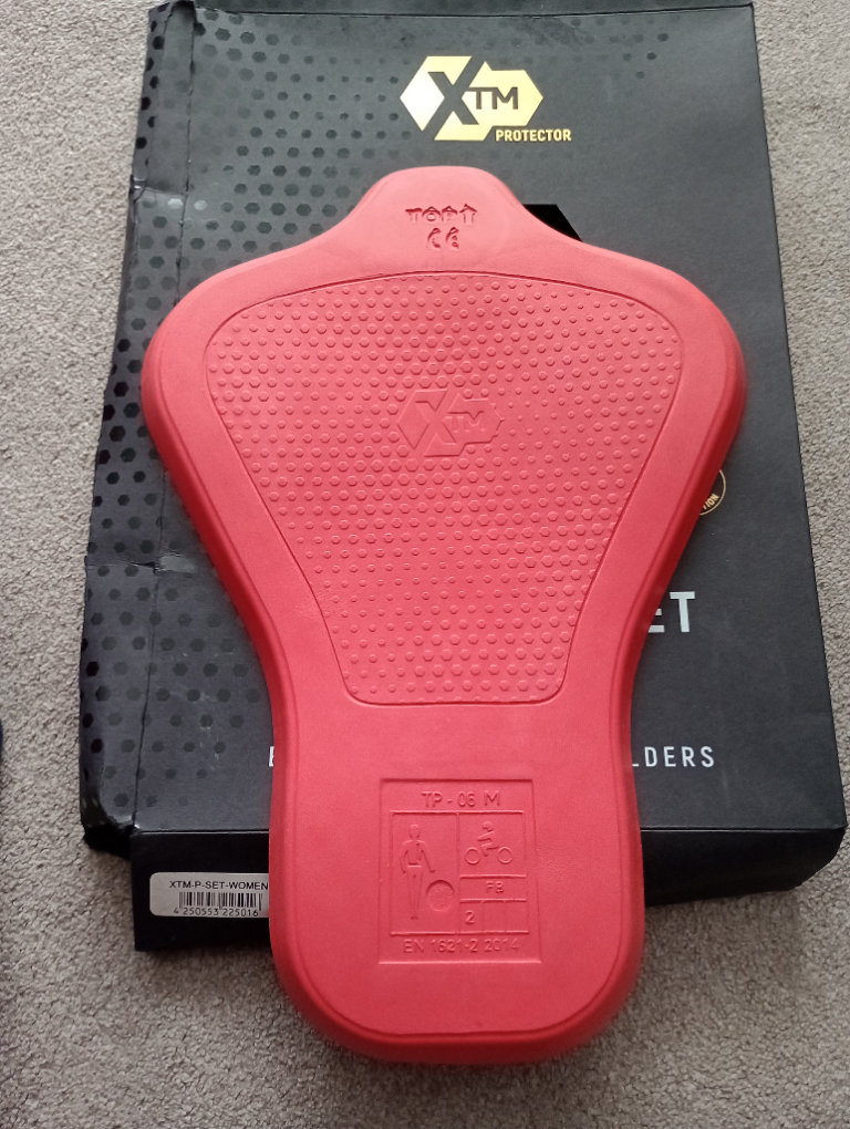 MOTORBIKE BACK PROTECTOR LADIES OR SMALLER MALE.